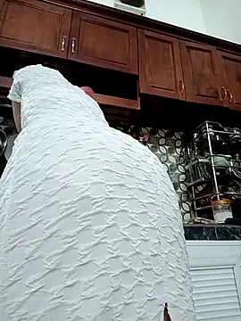    Erin    online show from 10.05.25