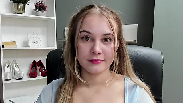 kitty valeria online show from 12.18.25