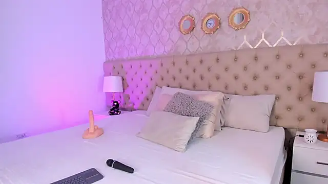SofieReyes online show from 06.17.26