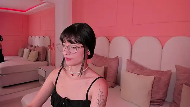 emilly williams  online show from 12.26.24