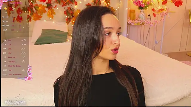 Snapshot of Lolly_Neal chatting on 11.15.25 Lolly Neal online show from 11.15.25