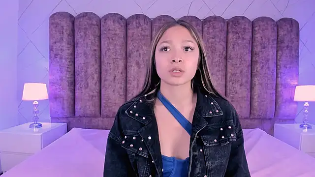 Victoria Adams14 online show from 01.24.25