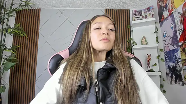 Victoria Adams14 online show from 02.14.25