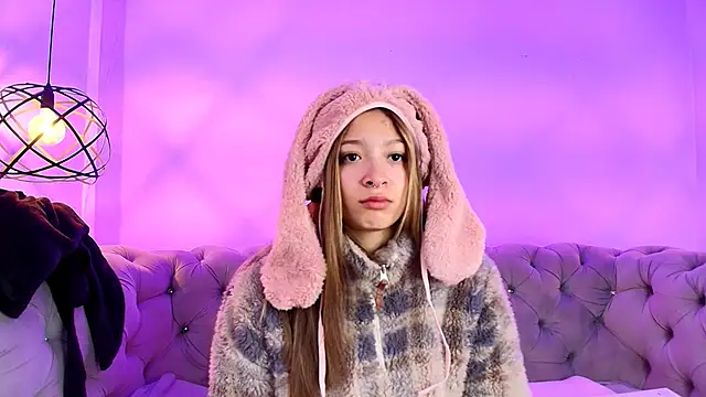 Victoria Adams14 online show from 03.16.25