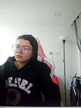 azumiichan online show from 12.04.25