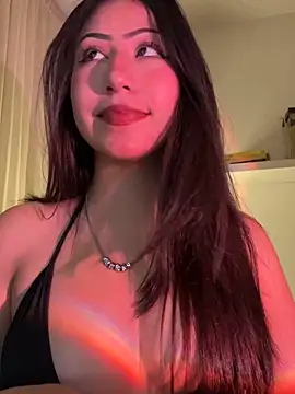 Snapshot of I_am_tori chatting on 02.09.25 I am tori online show from 02.09.25