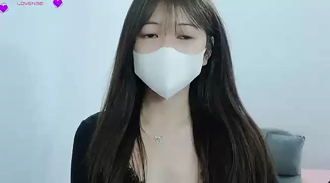 Snapshot of tanhxiu chatting on 01.04.25 tanhxiu online show from 01.04.25