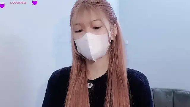 Snapshot of tanhxiu chatting on 02.18.25 tanhxiu online show from 02.18.25