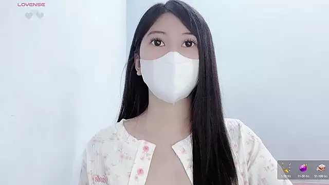 Snapshot of tanhxiu chatting on 11.15.25 tanhxiu online show from 11.15.25