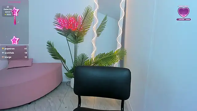 Snapshot of Chiara_tay chatting on 01.15.25 Chiara tay online show from 01.15.25