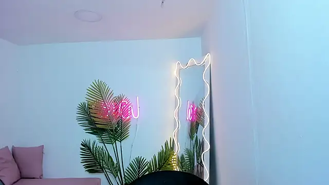 Snapshot of Chiara_tay chatting on 01.18.25 Chiara tay online show from 01.18.25