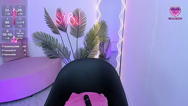 Snapshot of Chiara_tay chatting on 01.27.25 Chiara tay online show from 01.27.25