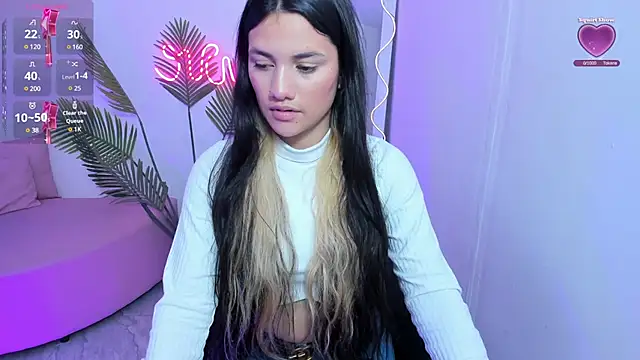 Snapshot of Chiara_tay chatting on 02.02.25 Chiara tay online show from 02.02.25