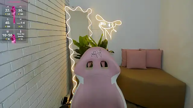 Snapshot of Chiara_tay chatting on 02.05.25 Chiara tay online show from 02.05.25