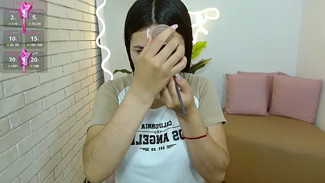 Snapshot of Chiara_tay chatting on 02.23.25 Chiara tay online show from 02.23.25