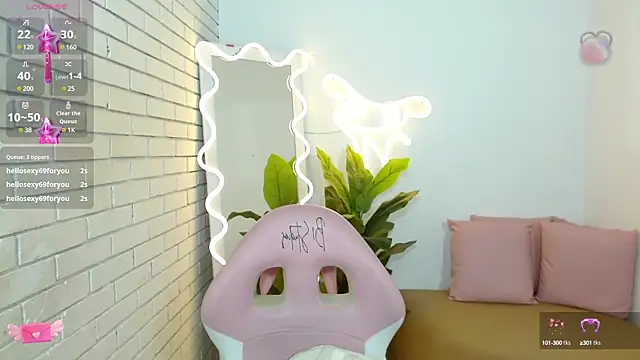 Snapshot of Chiara_tay chatting on 02.24.25 Chiara tay online show from 02.24.25