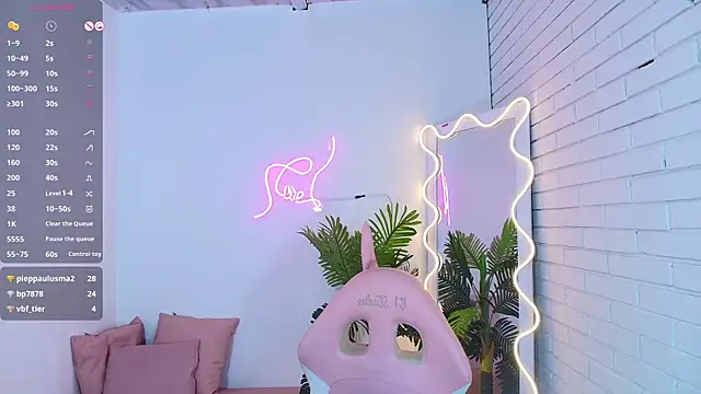 Snapshot of Chiara_tay chatting on 03.10.25 Chiara tay online show from 03.10.25