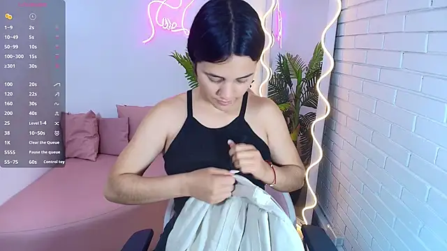 Snapshot of Chiara_tay chatting on 03.11.25 Chiara tay online show from 03.11.25