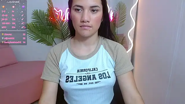 Snapshot of Chiara_tay chatting on 03.20.25 Chiara tay online show from 03.20.25