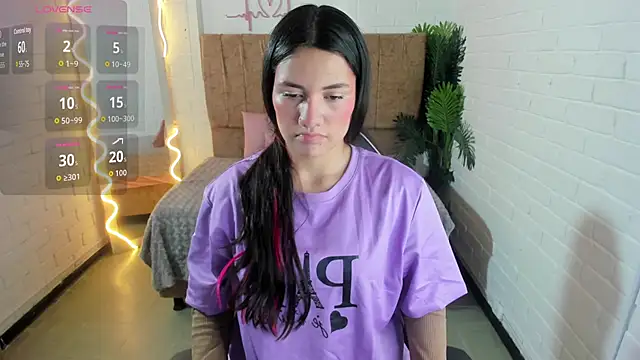 Snapshot of Chiara_tay chatting on 09.19.25 Chiara tay online show from 09.19.25