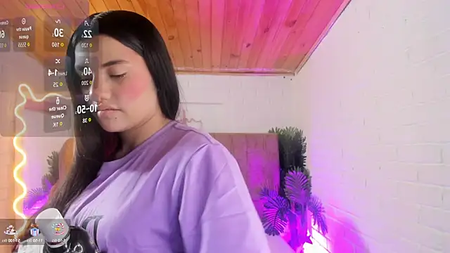 Snapshot of Chiara_tay chatting on 09.24.25 Chiara tay online show from 09.24.25