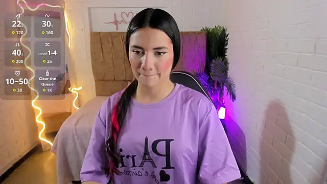 Snapshot of Chiara_tay chatting on 09.26.25 Chiara tay online show from 09.26.25