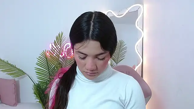 Snapshot of Chiara_tay chatting on 09.27.25 Chiara tay online show from 09.27.25