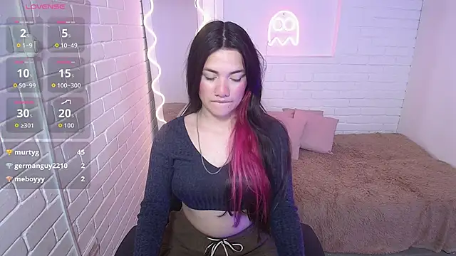 Snapshot of Chiara_tay chatting on 10.05.25 Chiara tay online show from 10.05.25