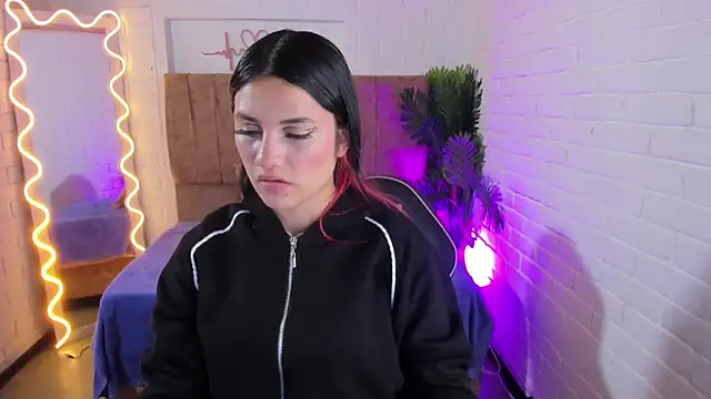 Snapshot of Chiara_tay chatting on 10.16.25 Chiara tay online show from 10.16.25