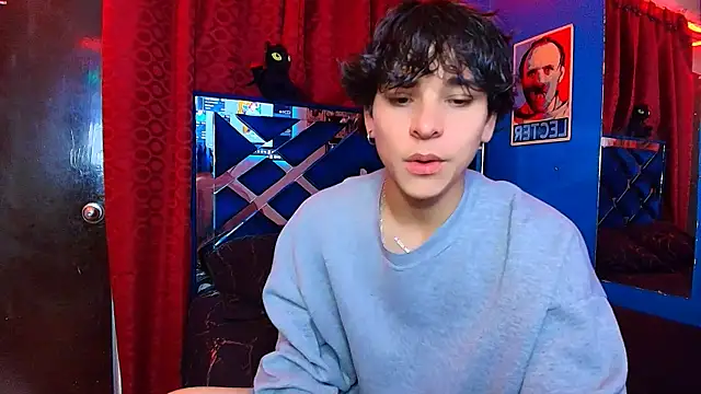 Snapshot of Luke_Howland chatting on 12.20.25 Luke Howland online show from 12.20.25