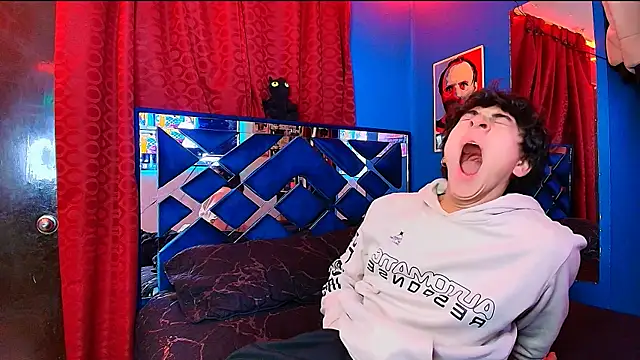 Snapshot of Luke_Howland chatting on 12.22.25 Luke Howland online show from 12.22.25