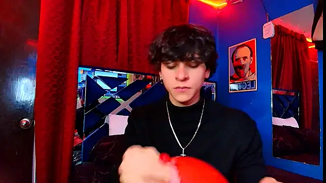 Snapshot of Luke_Howland chatting on 01.06.26 Luke Howland online show from 01.06.26