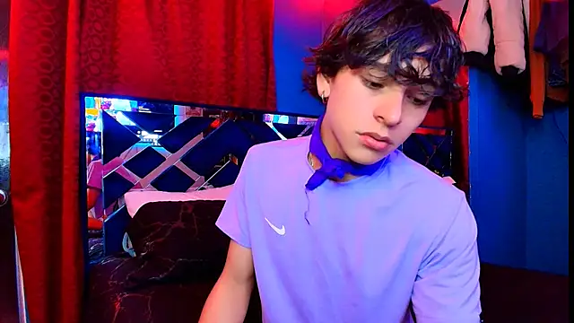 Snapshot of Luke_Howland chatting on 01.08.26 Luke Howland online show from 01.08.26