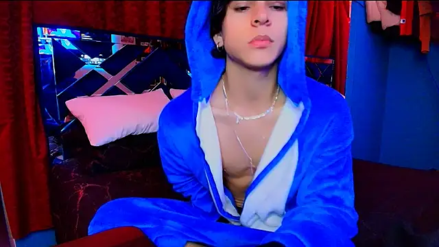 Snapshot of Luke_Howland chatting on 01.12.26 Luke Howland online show from 01.12.26