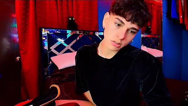 Snapshot of Luke_Howland chatting on 02.04.26 Luke Howland online show from 02.04.26