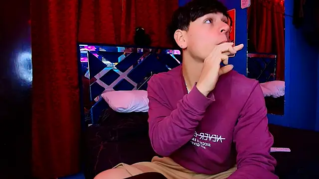 Snapshot of Luke_Howland chatting on 02.25.26 Luke Howland online show from 02.25.26