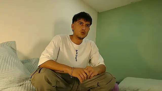 Snapshot of danielitopapuu chatting on 01.15.26 danielitopapuu online show from 01.15.26