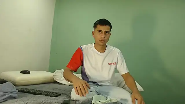 Snapshot of danielitopapuu chatting on 02.05.26 danielitopapuu online show from 02.05.26