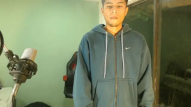 Snapshot of danielitopapuu chatting on 02.15.26 danielitopapuu online show from 02.15.26