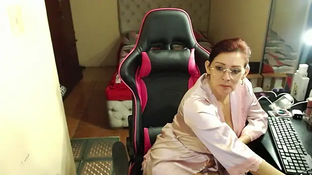 Carol Scottt online show from 12.17.24