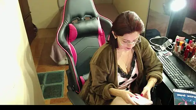 Carol Scottt online show from 01.10.25