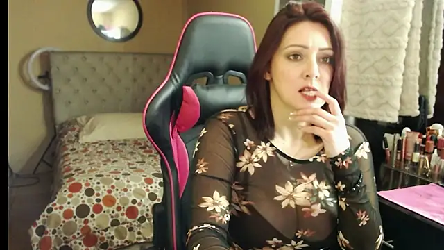 Carol Scottt online show from 11.03.25