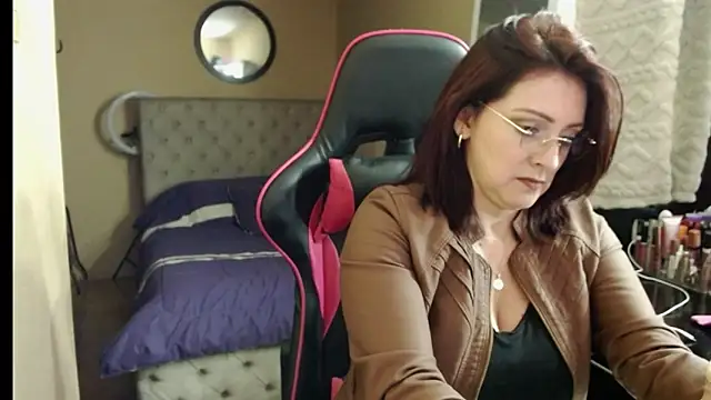 Carol Scottt online show from 11.13.25