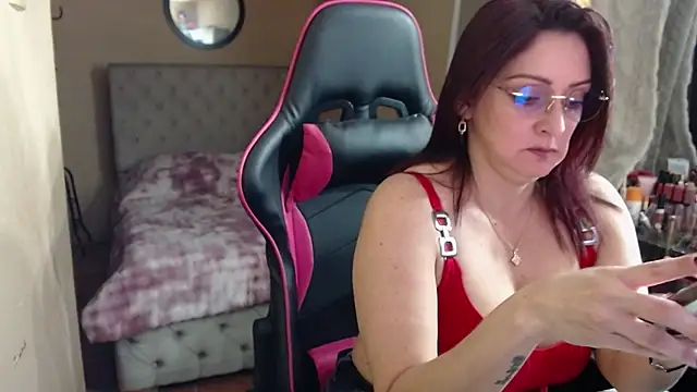 Carol Scottt online show from 05.12.26