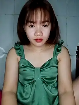 Snapshot of Lini_Ery chatting on 03.07.25 Lini Ery online show from 03.07.25