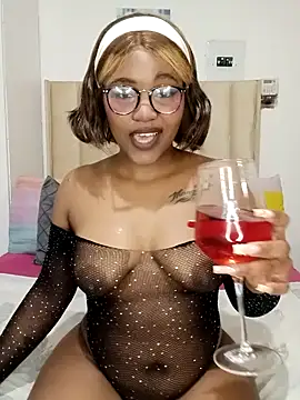 Snapshot of charmainexxx chatting on 12.03.25 charmainexxx online show from 12.03.25