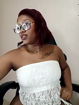 Snapshot of charmainexxx chatting on 03.03.26 charmainexxx online show from 03.03.26