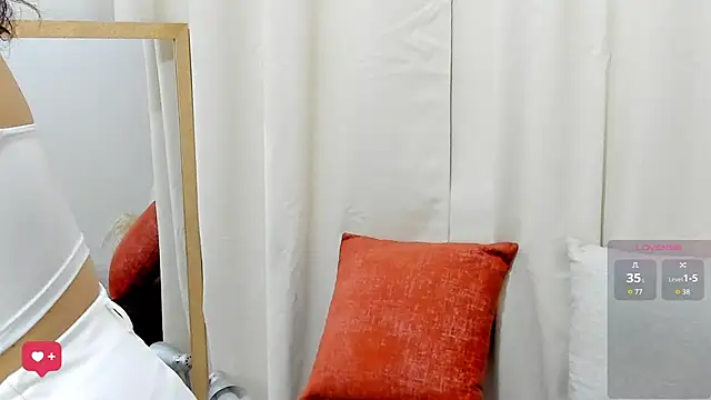 Snapshot of _AllisonSweet_ chatting on 11.15.25 AllisonSweet online show from 11.15.25