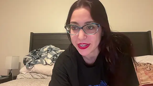 QueenLolaX online show from 10.12.25