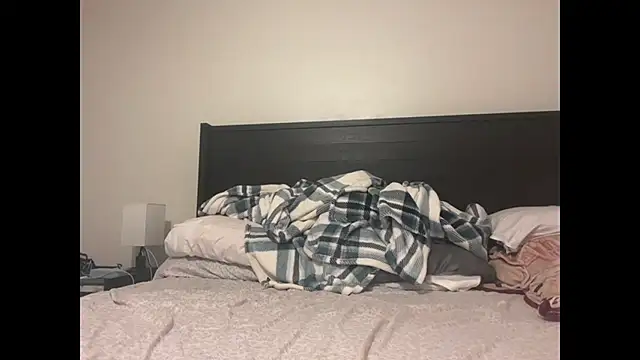 QueenLolaX online show from 10.17.25